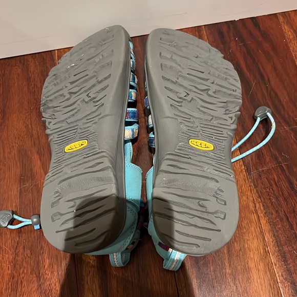Woman’s Keen Blue Sandals - Picture 3 of 4